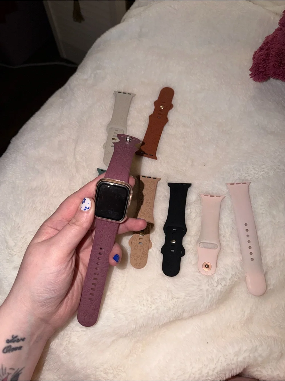 Series 4 Apple Watch W/ Multiple Interchangeable Bands (92% Battery Health)
